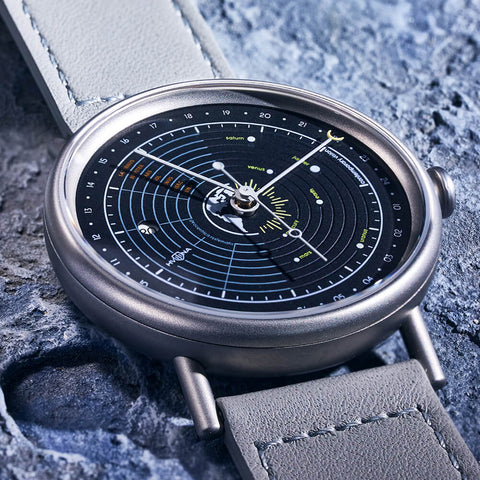 UNIVERSUM MECHANICAL GREY