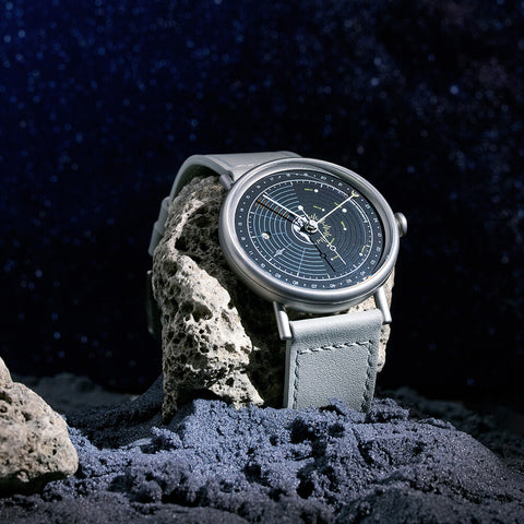 UNIVERSUM MECHANICAL GREY